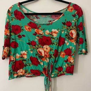 CHARLOTTE RUSSE Juniors Crop Top